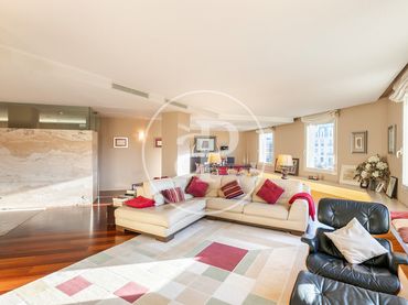 Appartamento con ascensore in vendita a Pg. de Gràcia