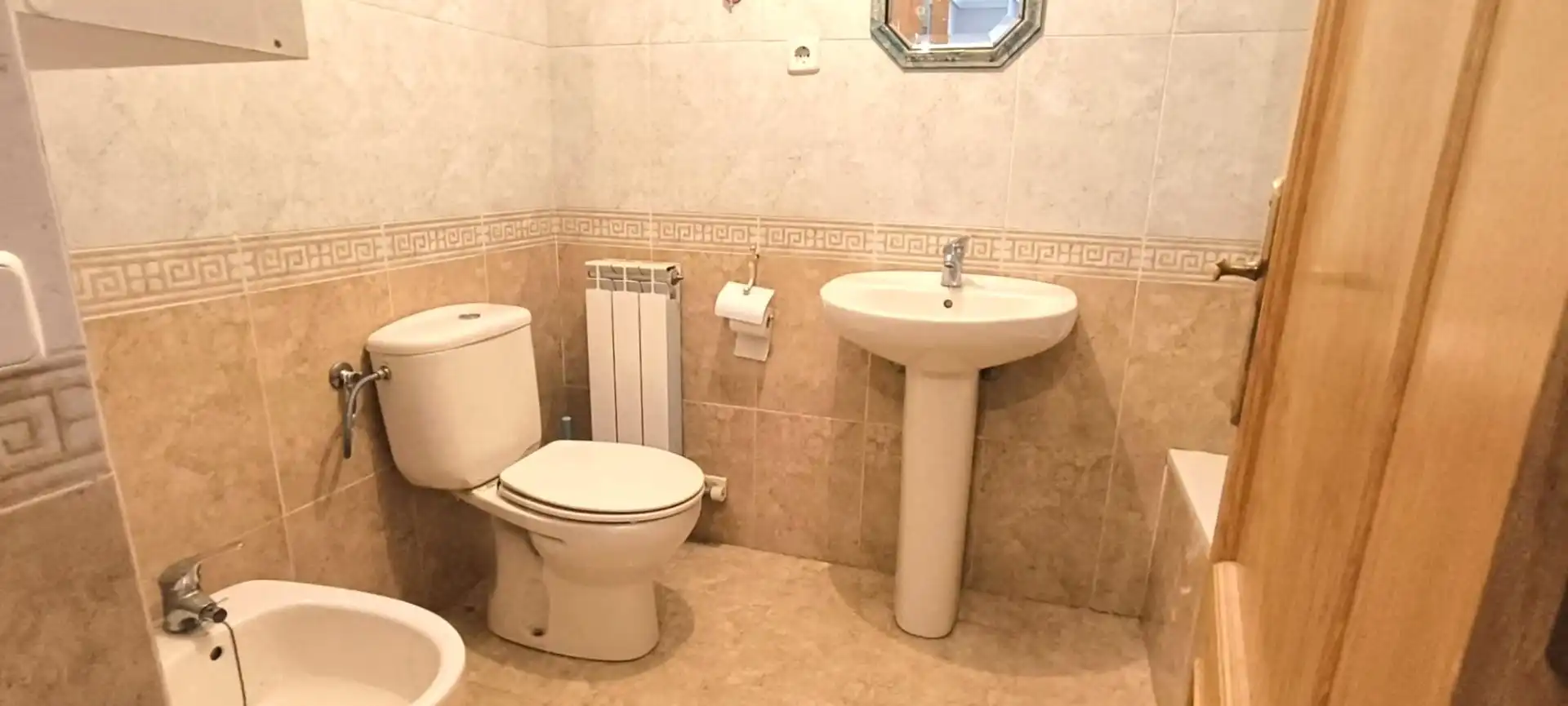 Badezimmer von Wohnungen zum Verkauf in Alberite mit Heizung, Terrasse und Abstellraum