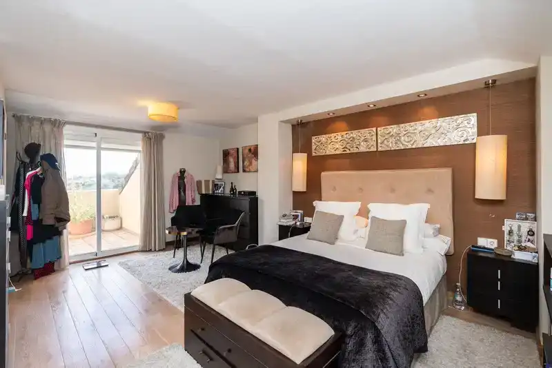 Habitación de Ático en venta en Estepona con Aire acondicionado y Piscina