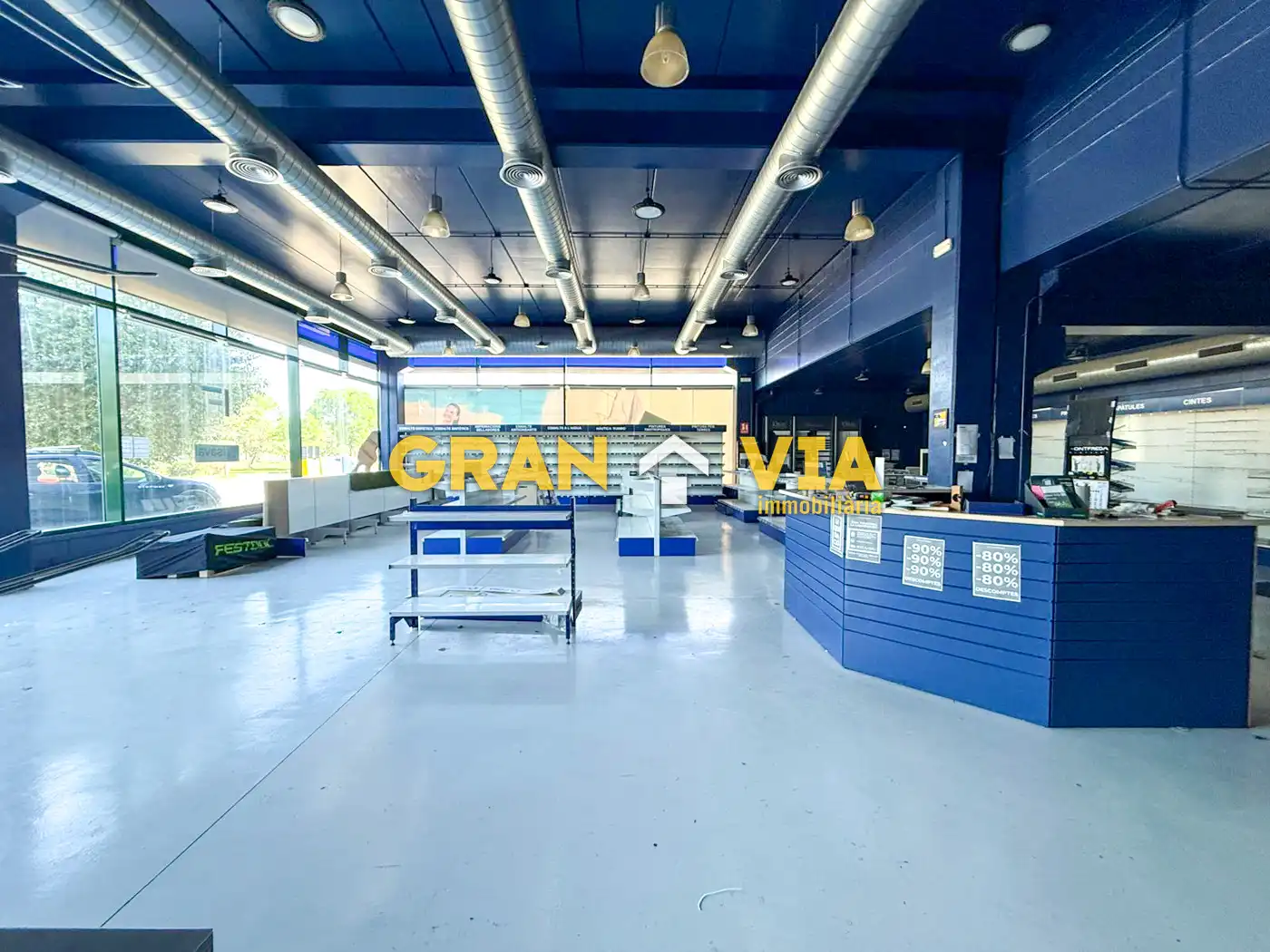 Nau industrial de lloguer en Figueres