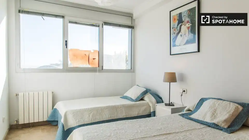 Bedroom of Flat for rent in Valencia  with Air Conditioner, Heating and Furnished