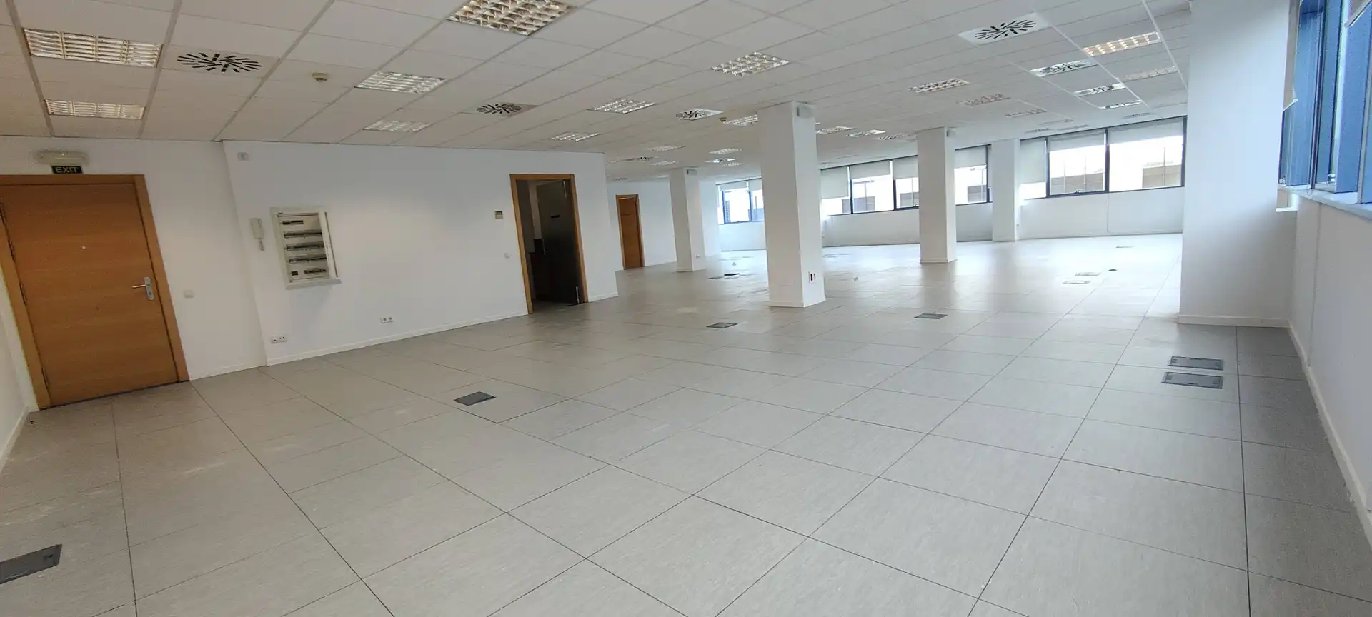 Office for rent in Sant Just Desvern  with Air Conditioner, Heating and Internet