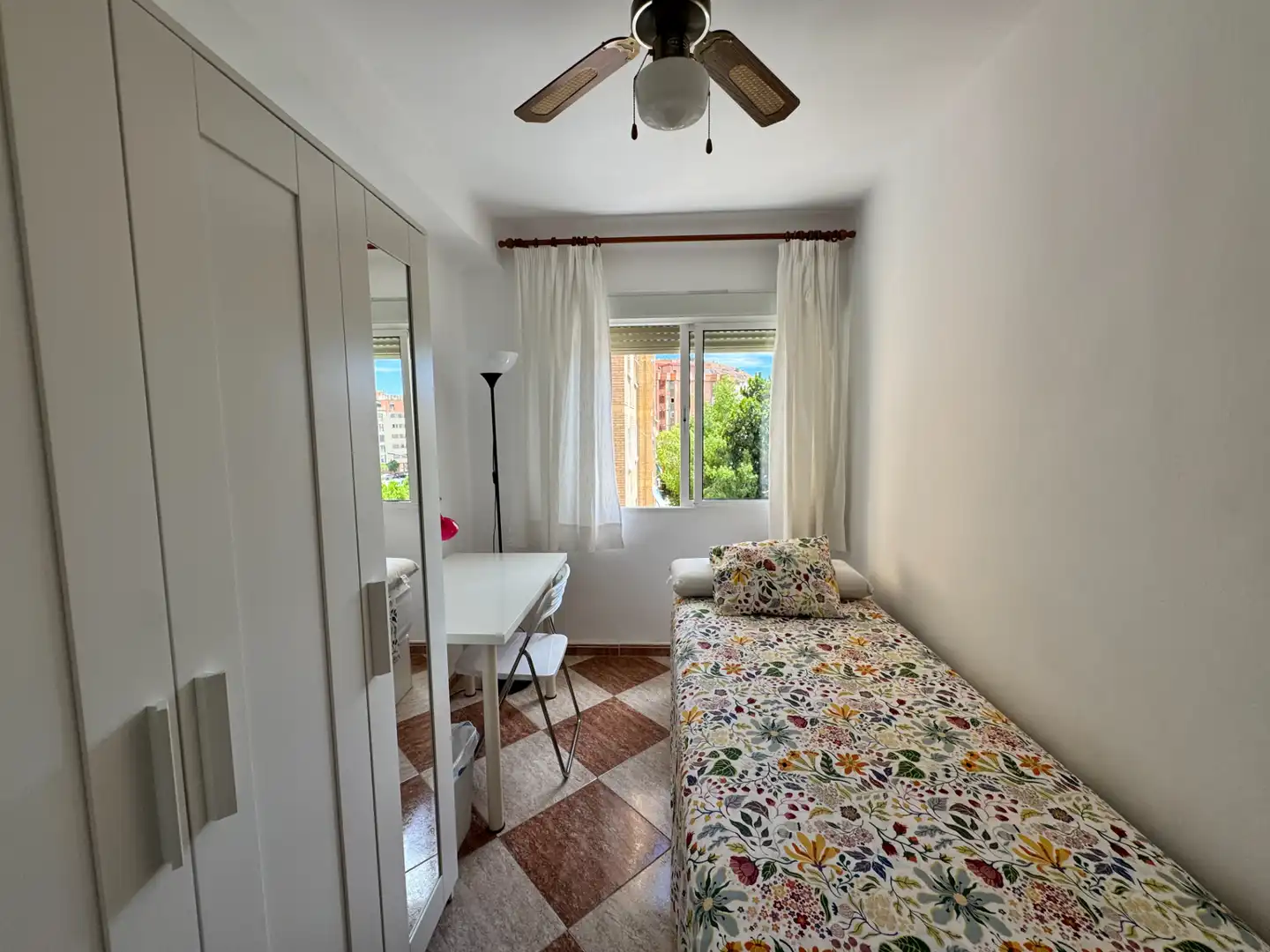 Room in Calle Obispo Fernández de Córdova, Olletas - Sierra Blanquilla