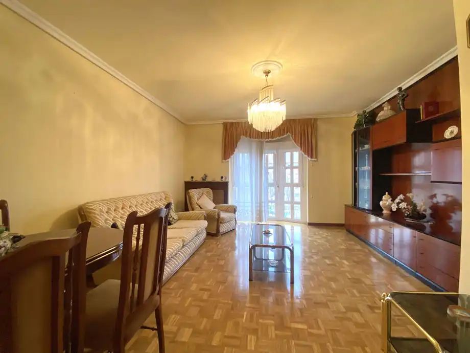 Flat for sale in Ariznabarra