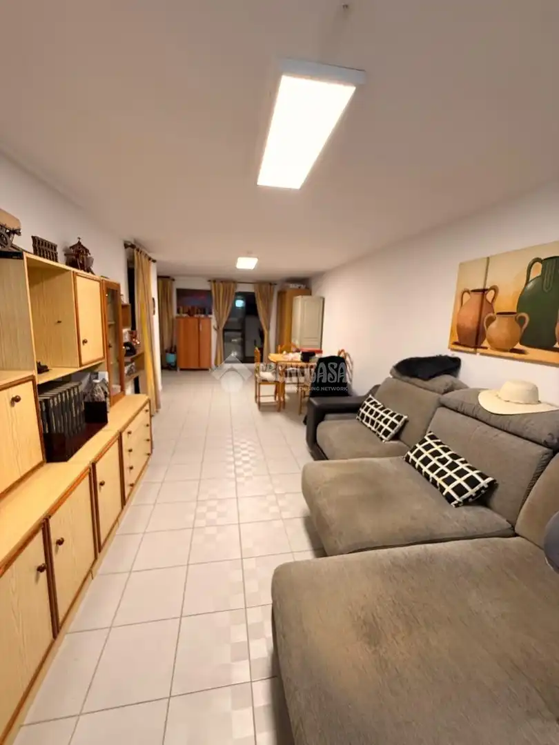 Einfamilien-Reihenhaus zum Verkauf in Alcalá de Guadaira mit Klimaanlage und Terrasse