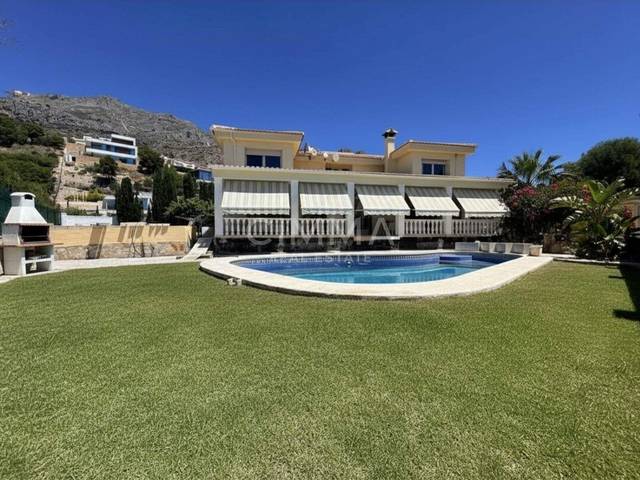 Casa-chalet en Venta en Calle RIU EL-PARADISO en Altea la Vella