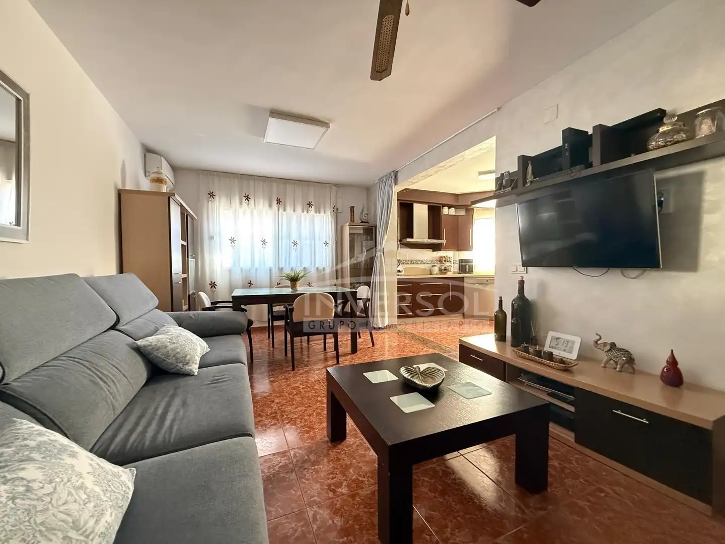 Wohnzimmer von Einfamilien-Reihenhaus zum Verkauf in El Ejido mit Klimaanlage, Heizung und Abstellraum