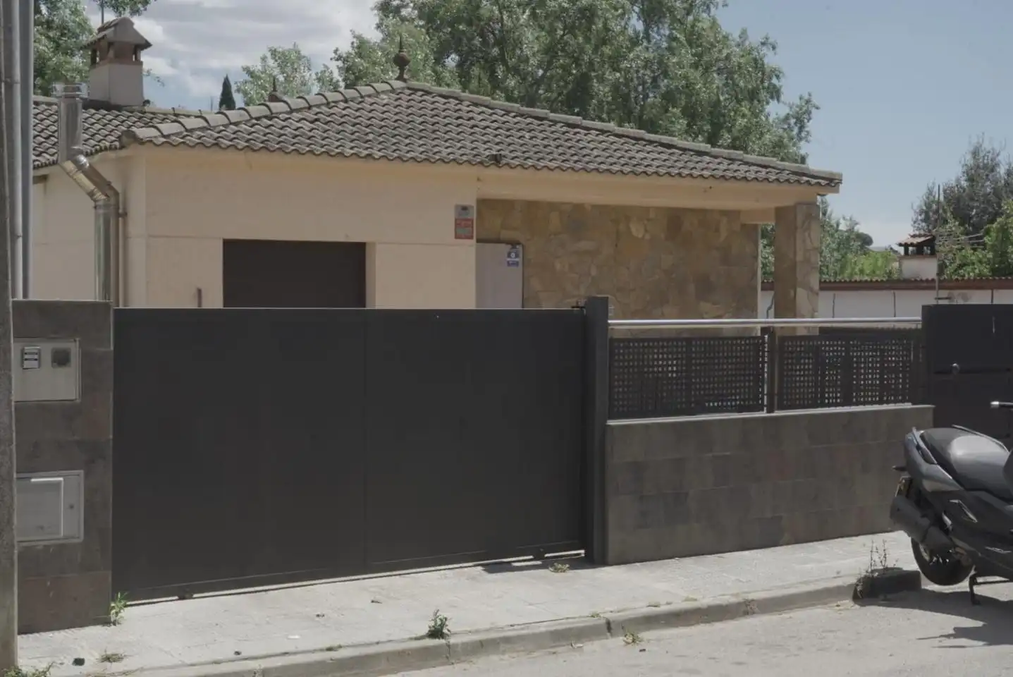 Vista exterior de Casa o chalet en venta en Lliçà d'Amunt con Aire acondicionado y Terraza