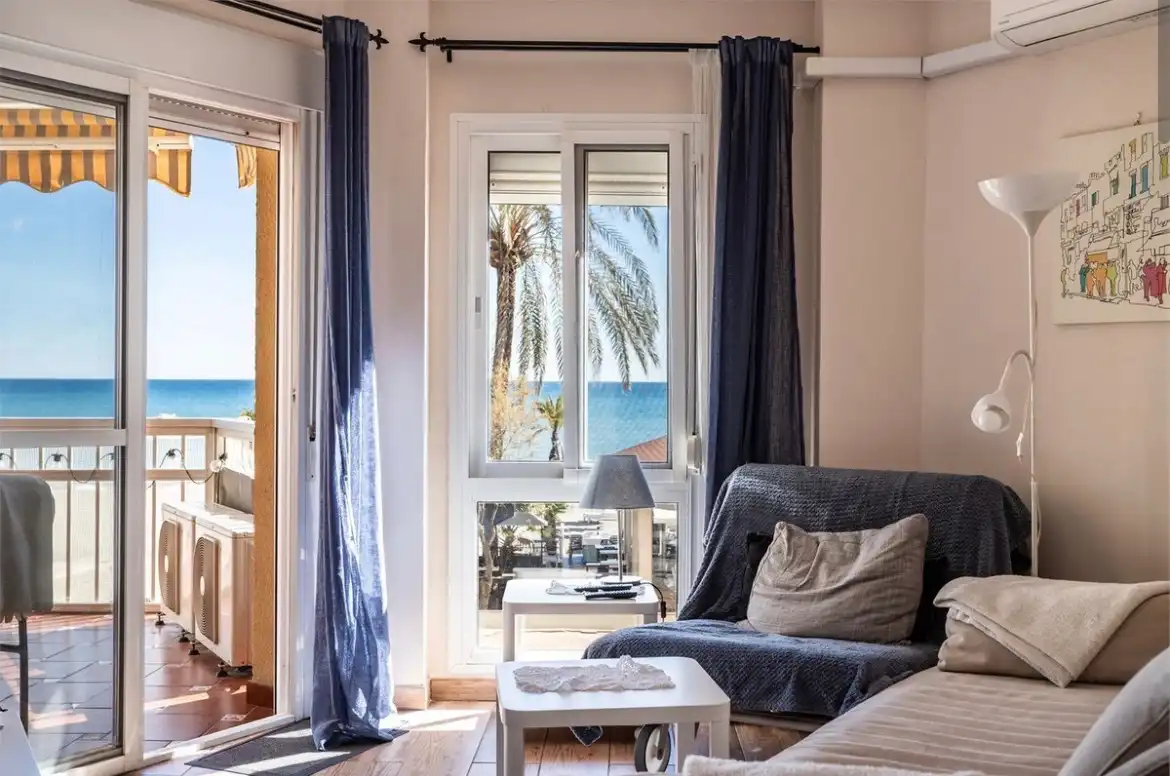 Sala d'estar de Pis en venda en Fuengirola amb Terrassa, Moblat i Forn