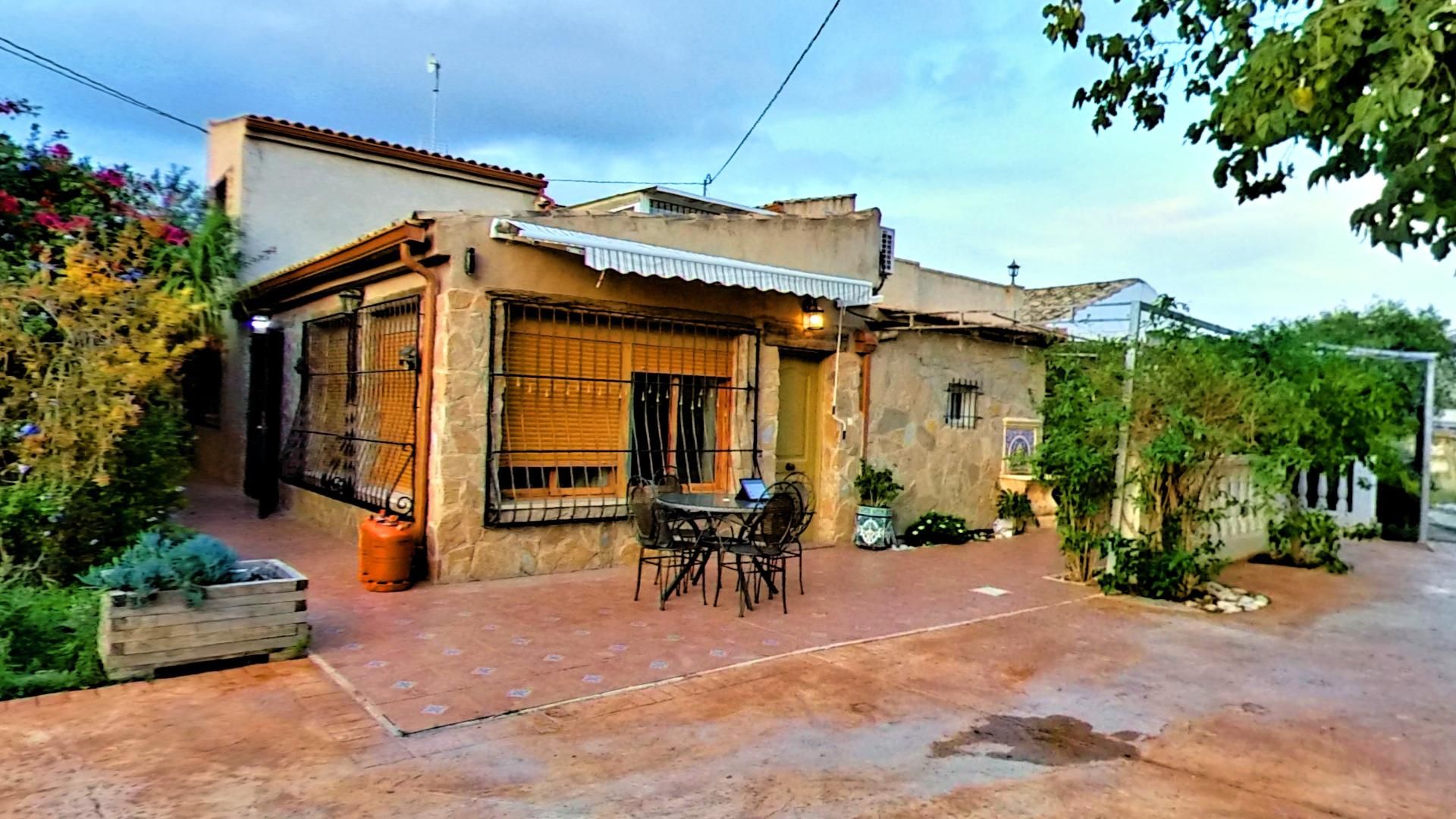 Vista exterior de Finca rústica en venta en Novelda con Calefacción, Terraza y Piscina