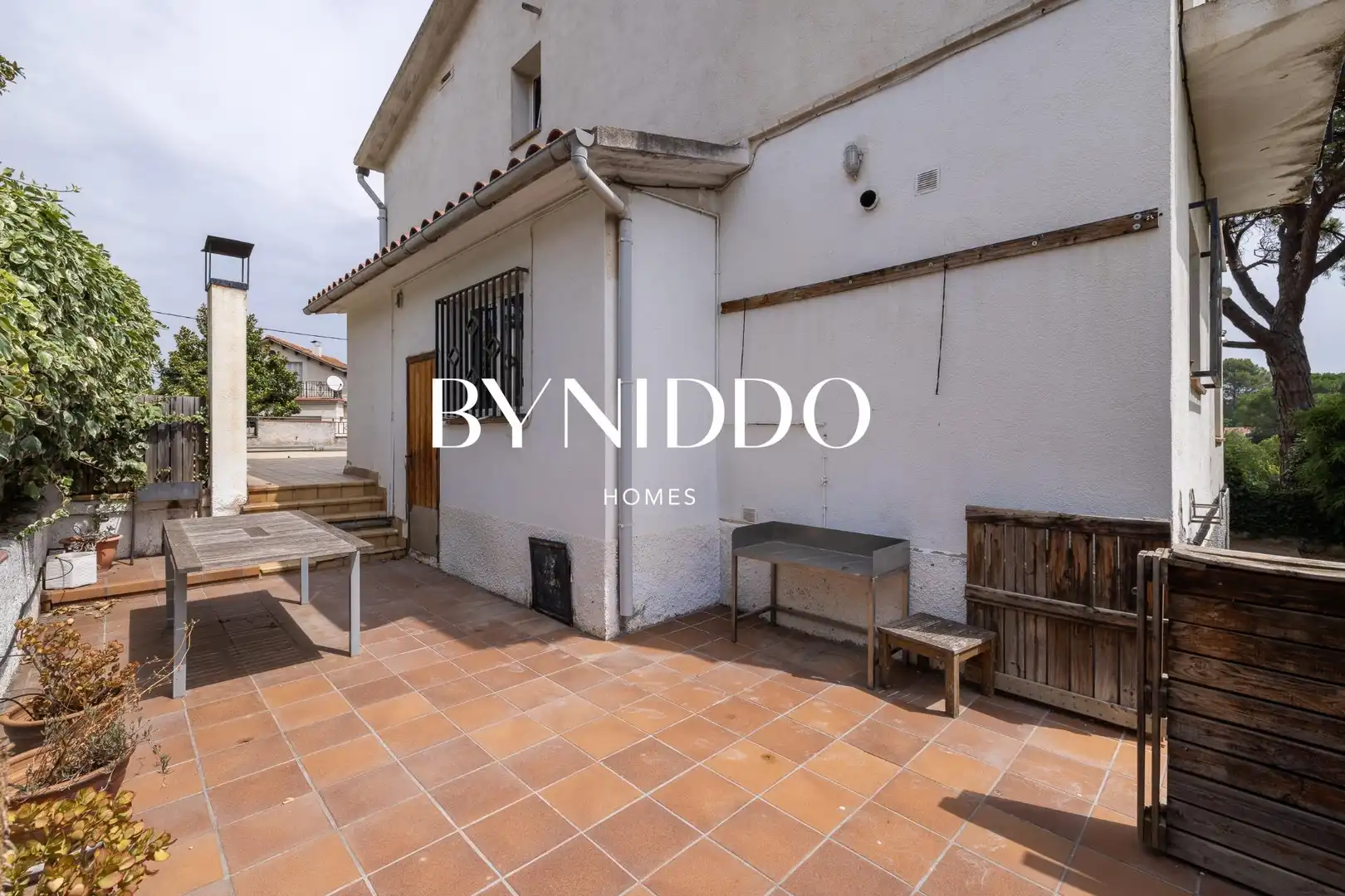 Vista exterior de Casa o xalet en venda en Sant Cugat del Vallès amb Jardí privat, Terrassa i Traster