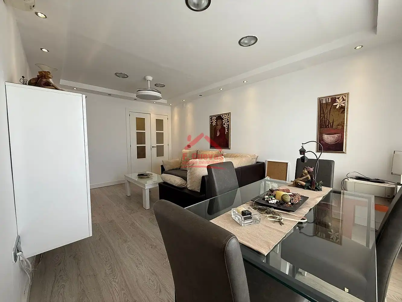 Sala d'estar de Apartament en venda en Vélez-Málaga amb Jardí privat, Terrassa i Piscina