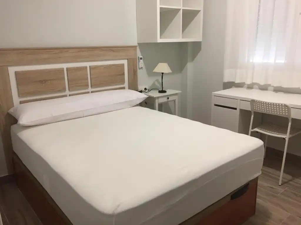 Schlafzimmer von Wohnung zur Miete in Granada mit Möbliert