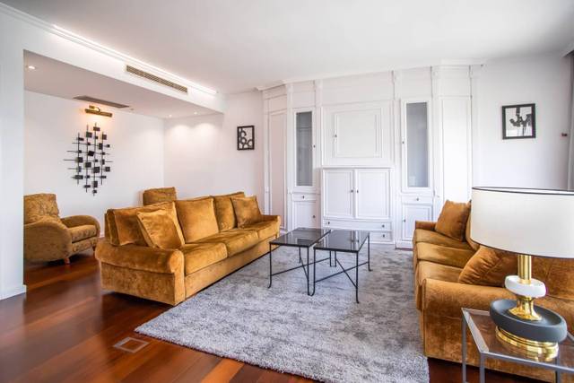 Piso en Alquiler en Carrer de Déu i Mata en Barri de les Corts