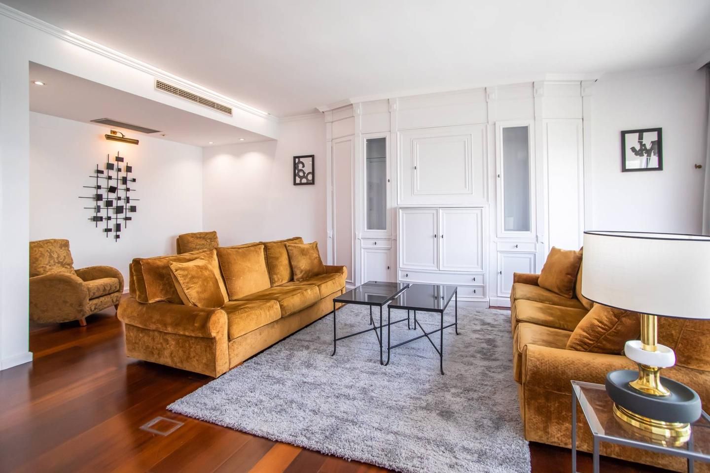 Pis de lloguer a Carrer de Déu i Mata, Barri de les Corts