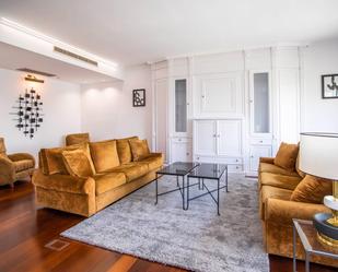 Living room of Flat to rent in  Barcelona Capital  with Air Conditioner, Heating and Furnished