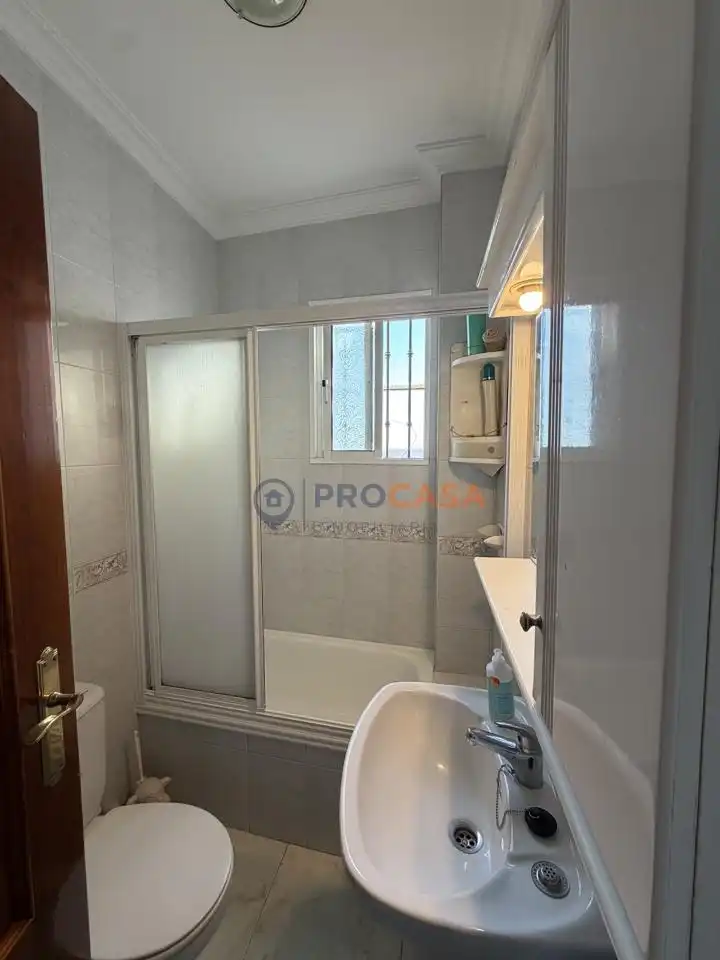 Bathroom of Buildings for sale in Montellano