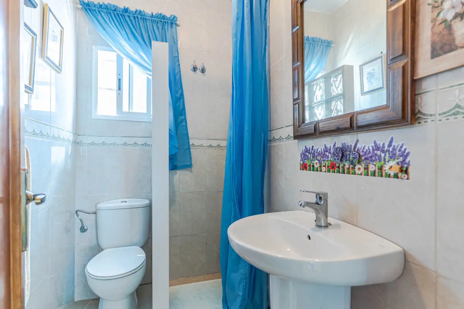 Baño de Finca rústica en venta en Motril con Calefacción, Jardín privado y Terraza