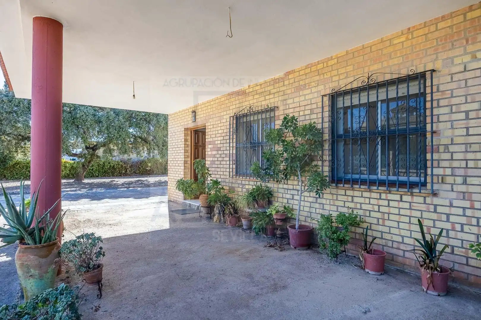 Houses for sale in Sanlúcar la Mayor, Sevilla