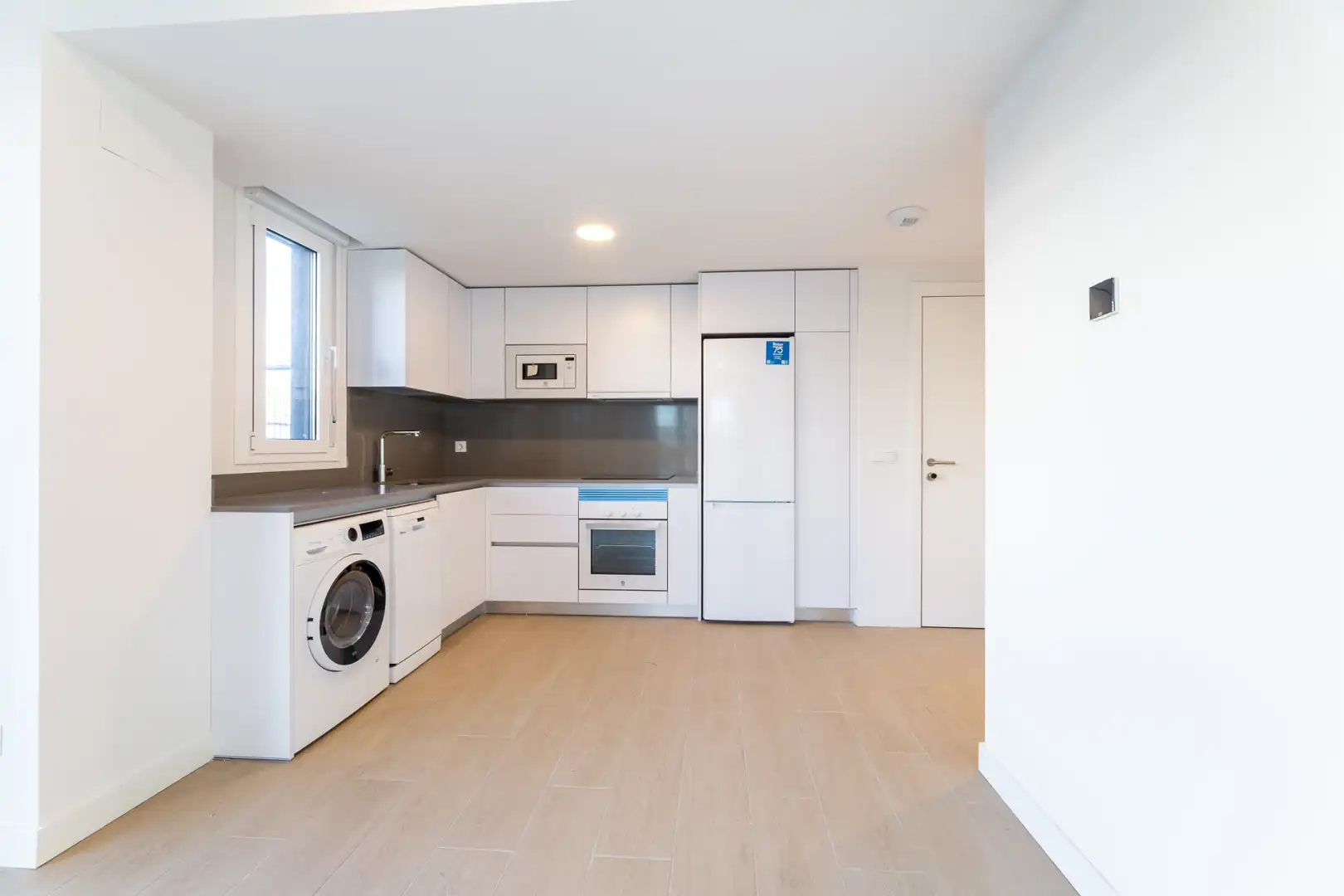 Kitchen of Flat for sale in Alcalá de Henares  with Air Conditioner, Private garden and Terrace