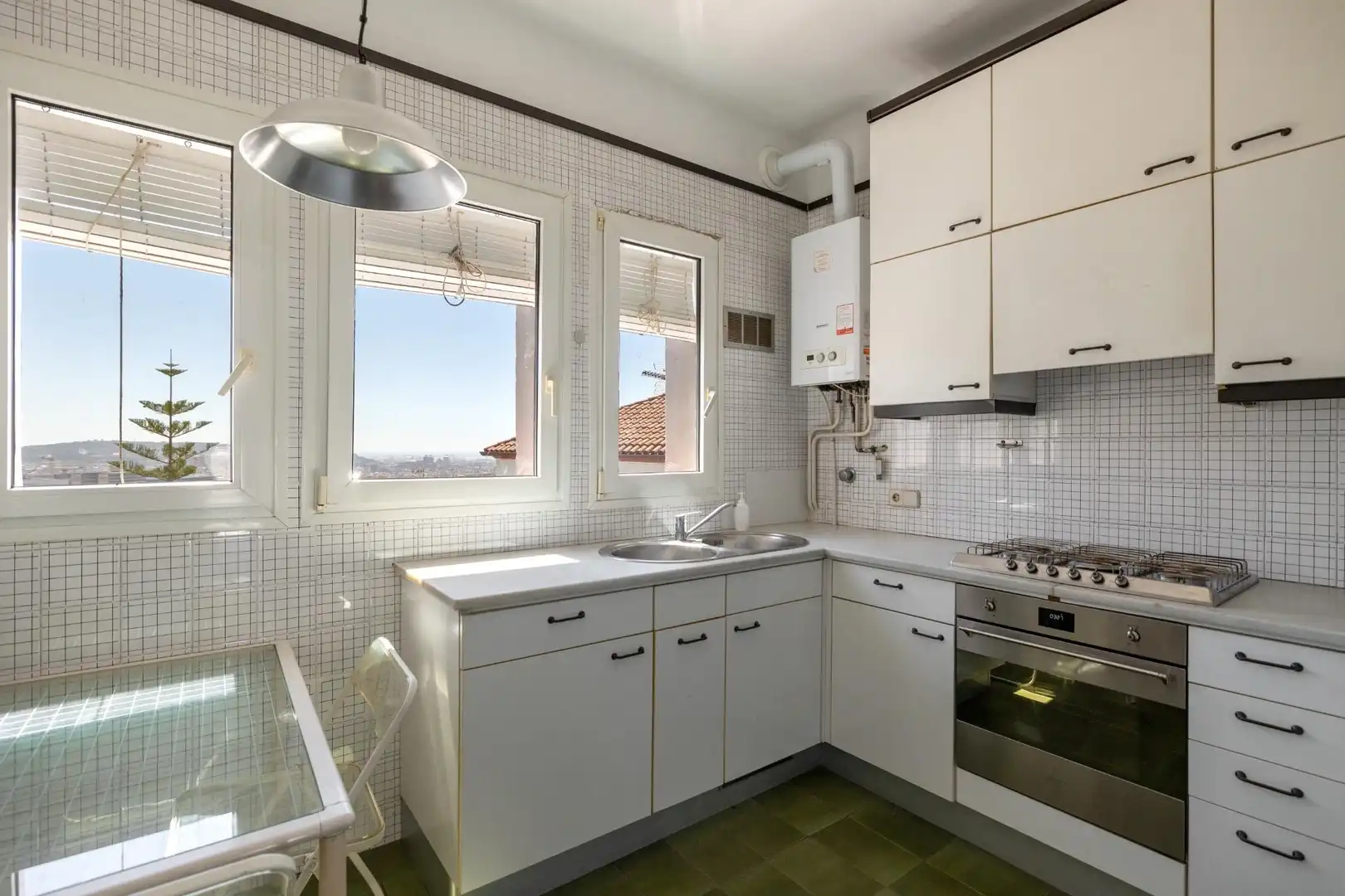 Cocina de Casa o chalet de alquiler en Barcelona con Calefacción, Parquet y Terraza
