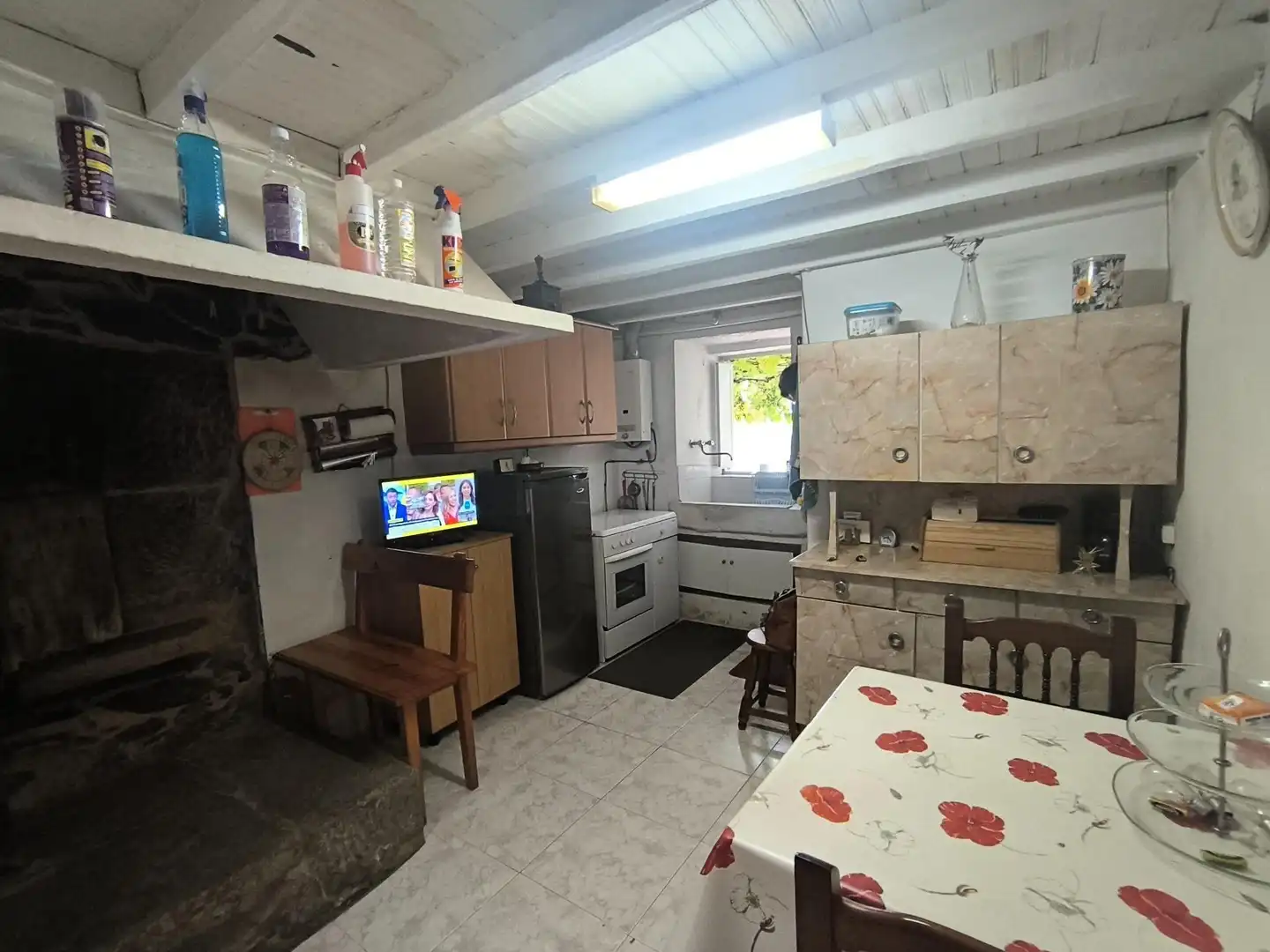 Cuina de Casa o xalet en venda en Teo amb Jardí privat