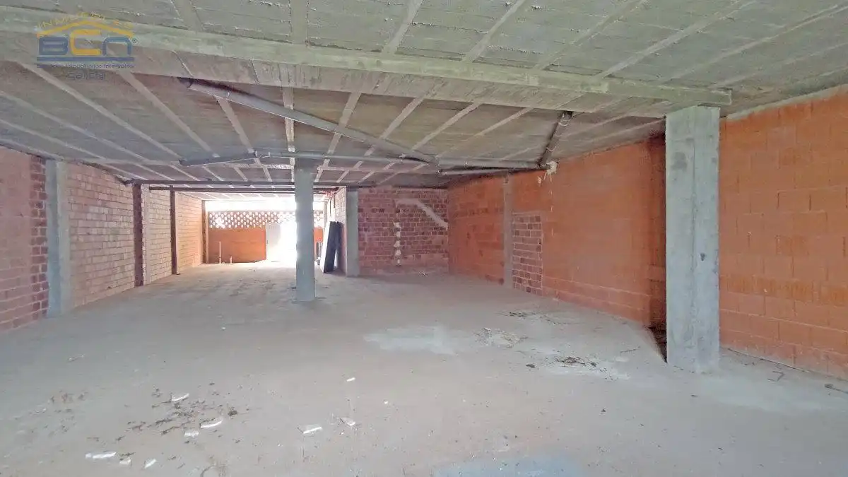 Local comercial en venda a Brañas
