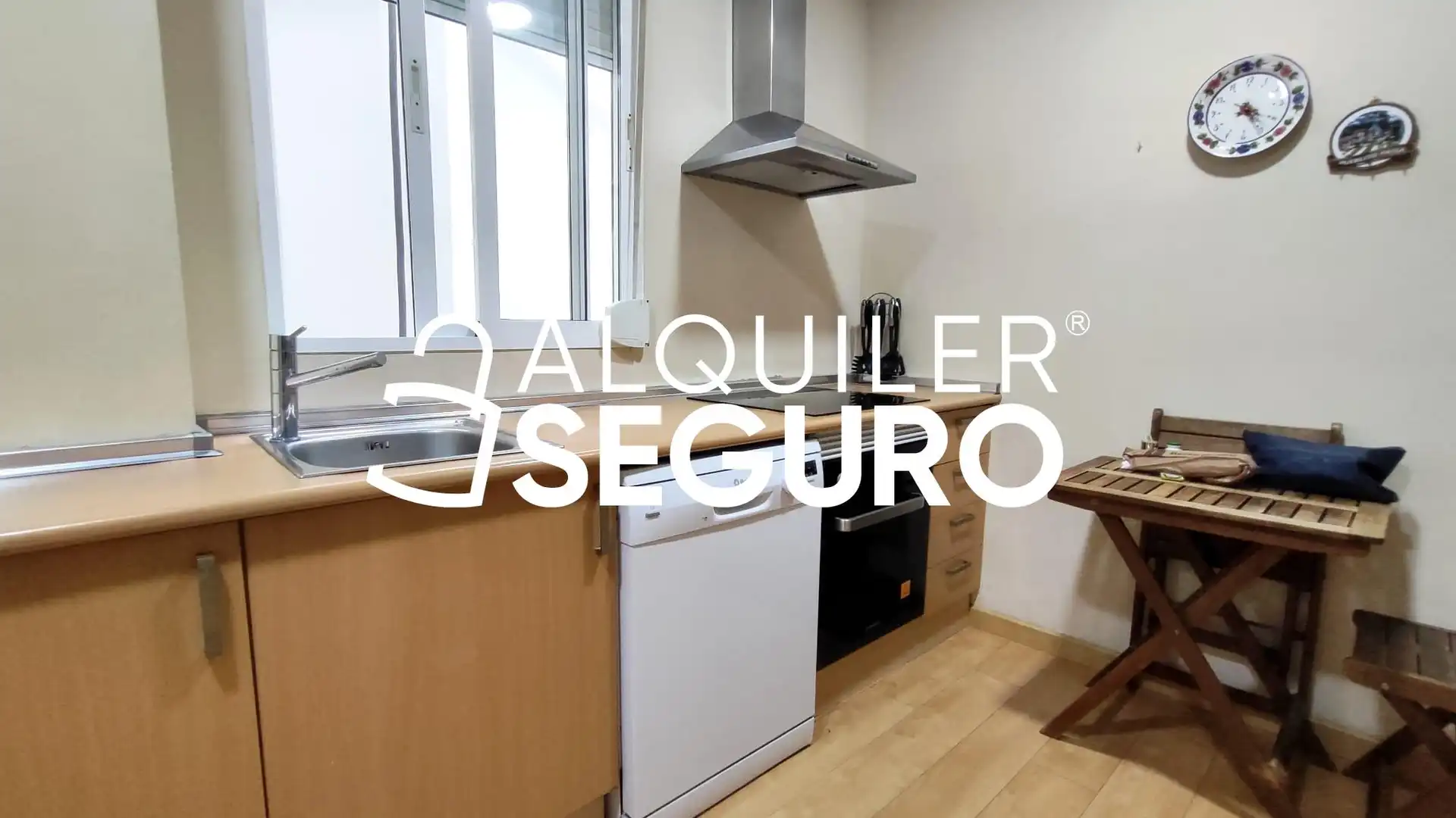 Cuina de Pis de lloguer en Valencia amb Aire condicionat, Terrassa i Moblat
