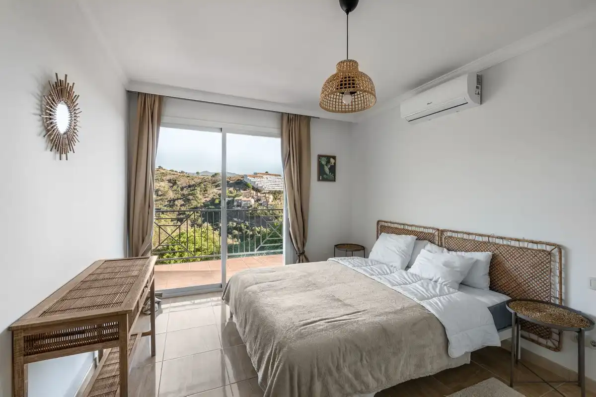 Bedroom of Houses for sale in Estepona  with Air Conditioner, Private garden and Terrace