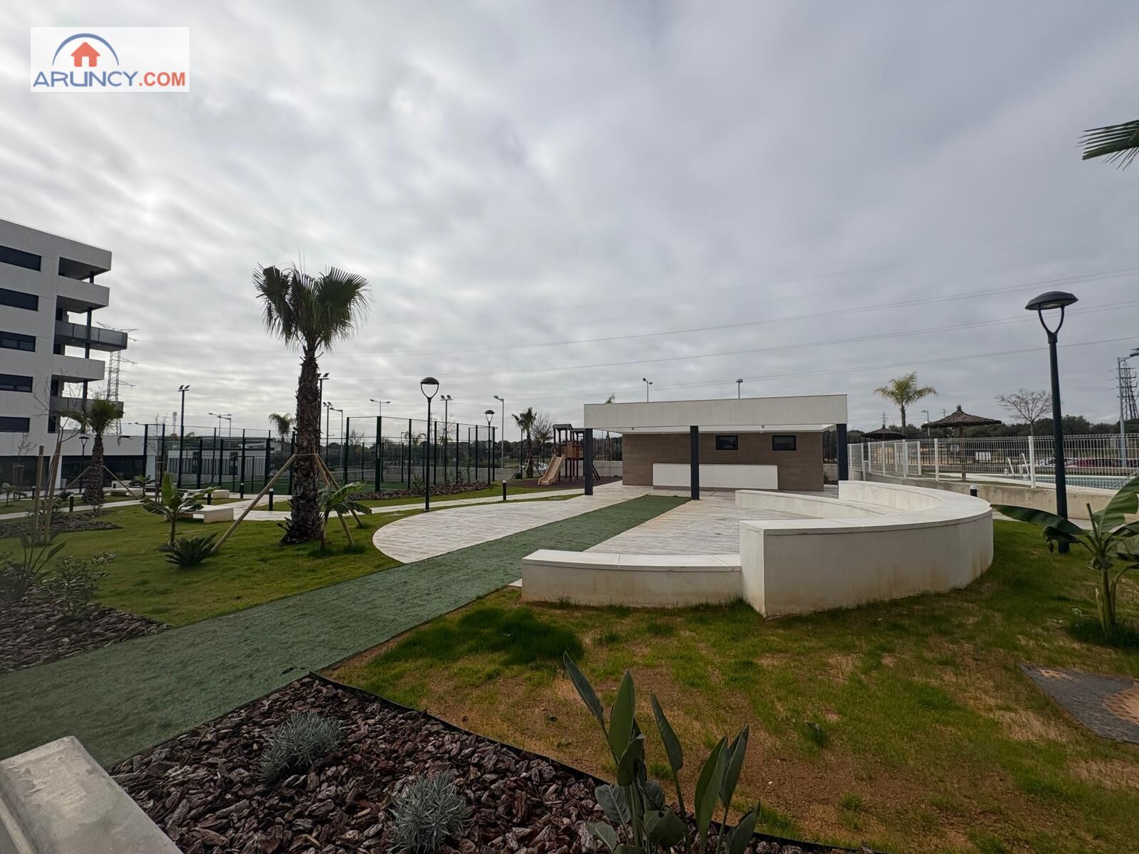 Vista exterior de Pis de lloguer en Palomares del Río amb Aire condicionat, Terrassa i Piscina comunitària