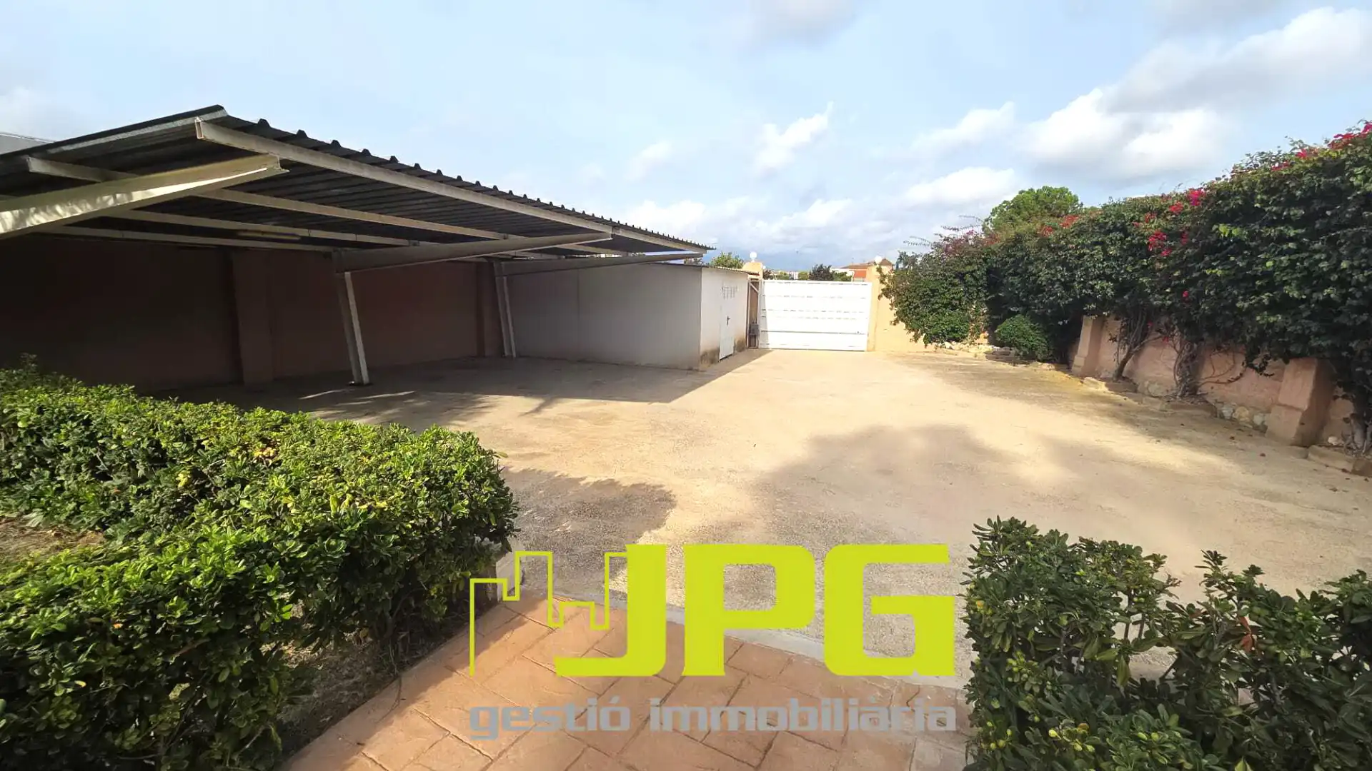 Parking of Houses for sale in Mutxamel  with Air Conditioner, Heating and Private garden
