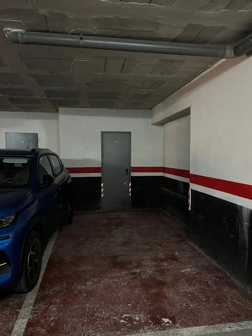 Parking de Garaje en venta en Barcelona con Alarma