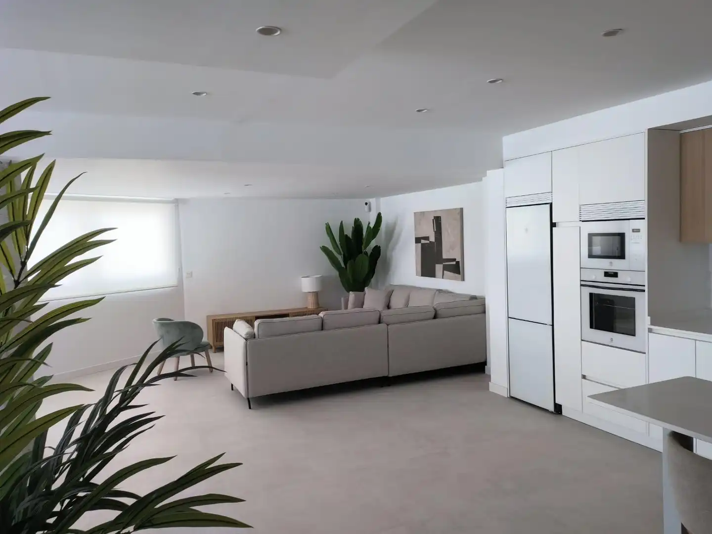 Wohnzimmer von Wohnung zur Miete in Marbella mit Klimaanlage, Heizung und Terrasse