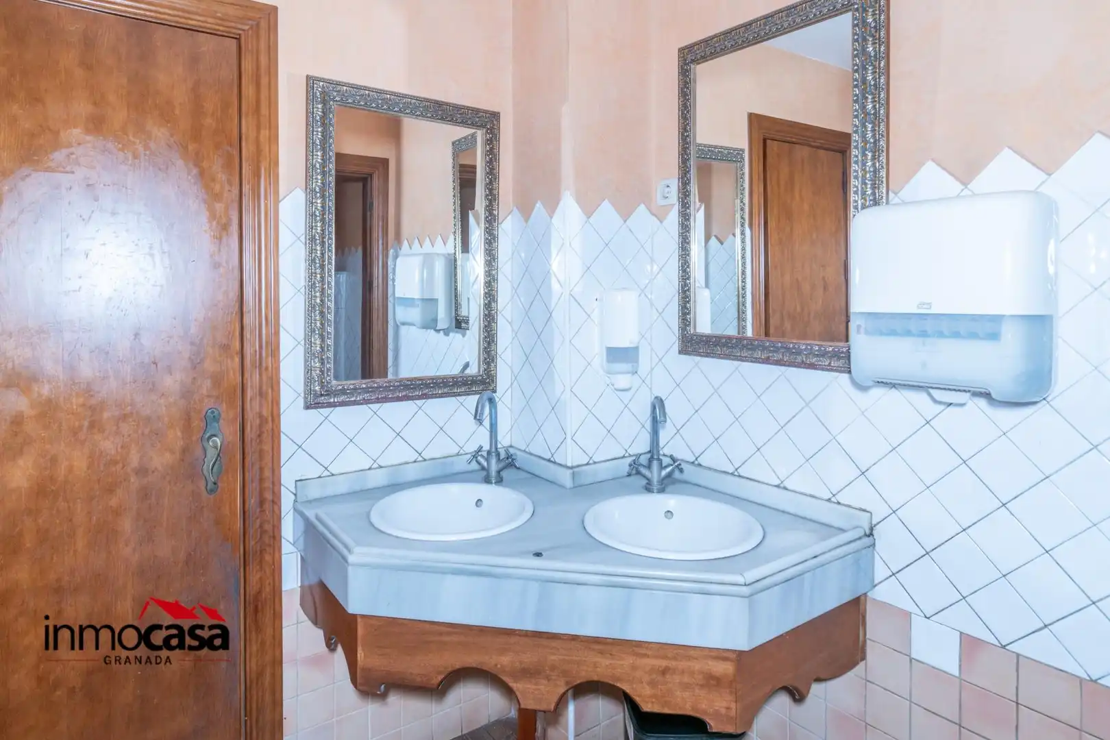Badezimmer von Fabrikhallen zur Miete in Ogíjares mit Heizung