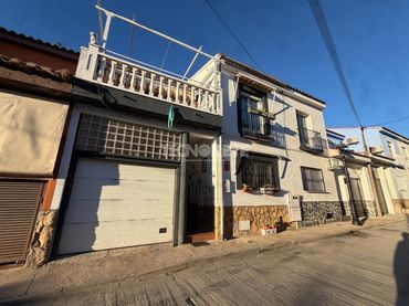 Maison jumelée avec balcon à vendre à C. la Virgen