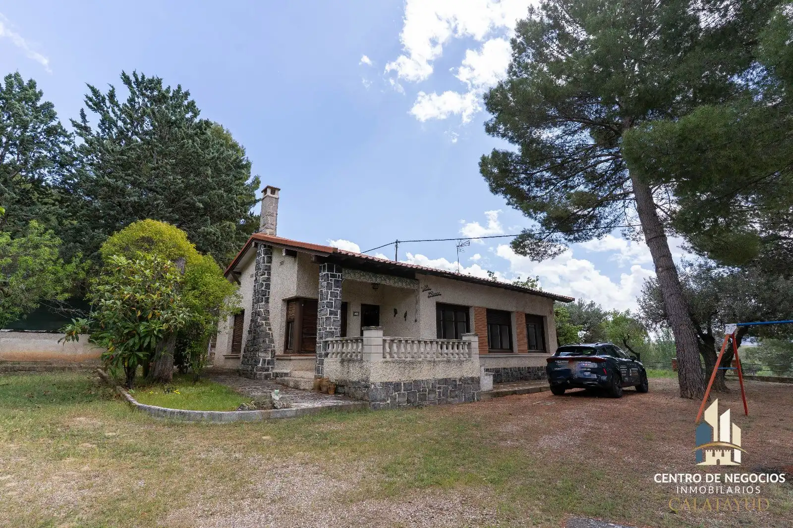 Vista exterior de Casa o xalet en venda en Calatayud amb Calefacció i Piscina