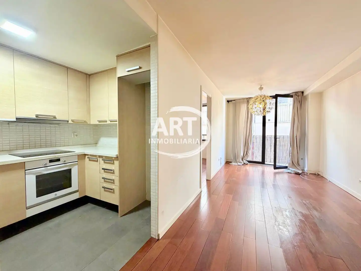 Exterior view of Flat for rent in Ciutat Vella 