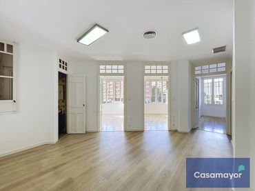 Oficina amb ascensor de lloguer a Avenida Maisonnave