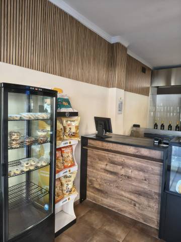 Local comercial en Alquiler en Altozano - Conde Lumiares