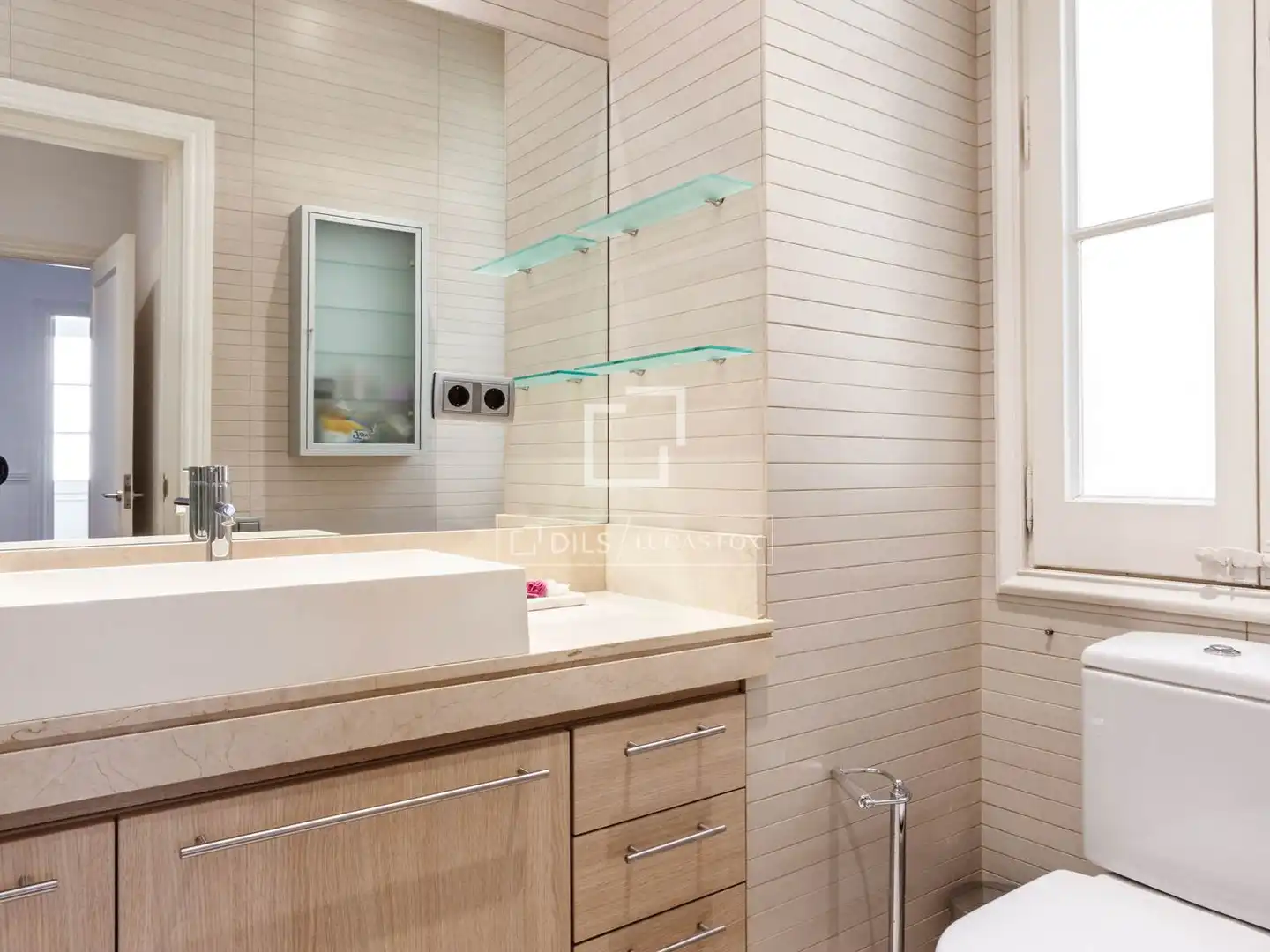 Bathroom of Flat for sale in Barcelona  with Air Conditioner, Heating and Terrace