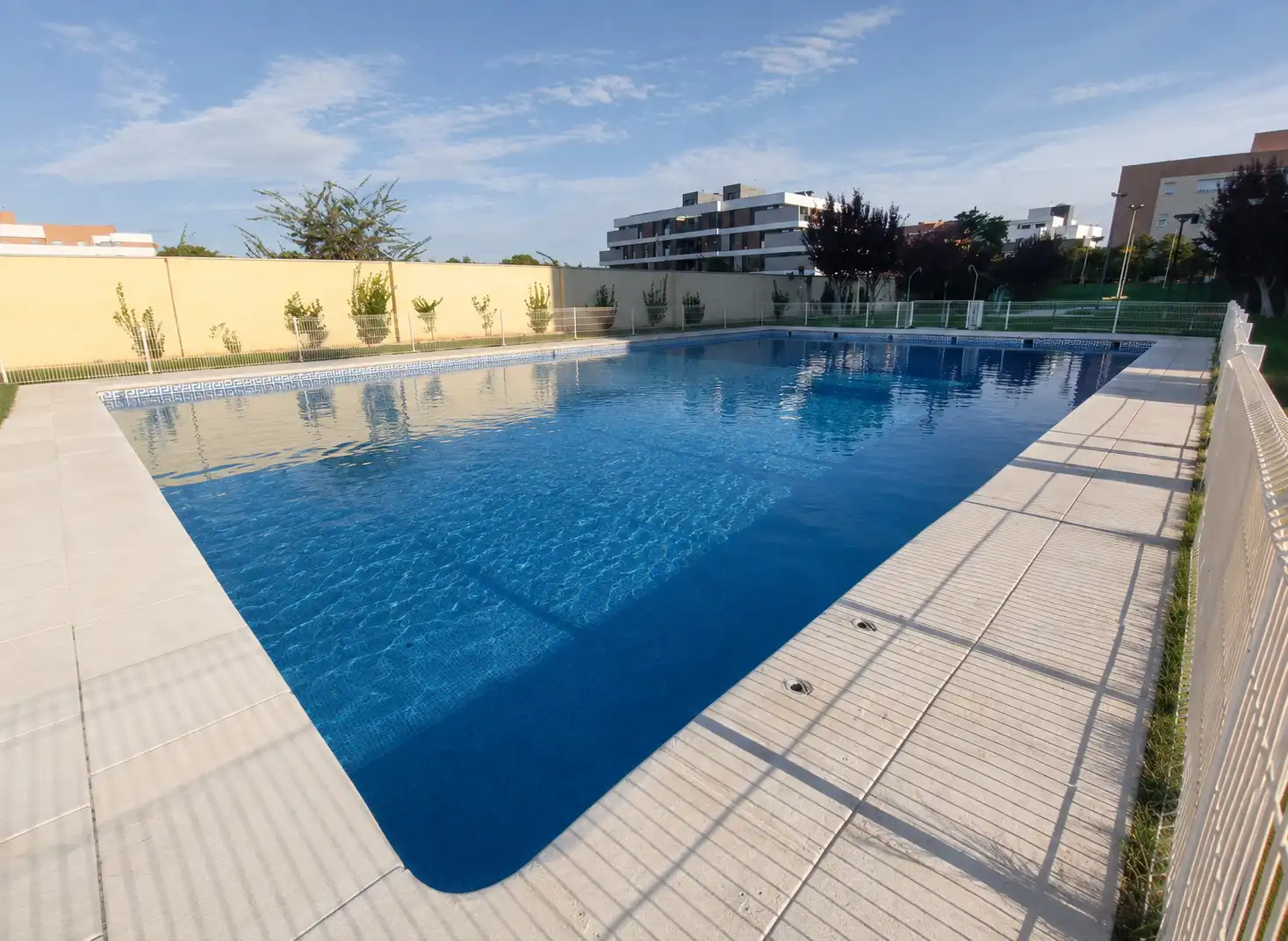 Piscina de Pis en venda en Ciudad Real amb Aire condicionat, Calefacció i Terrassa