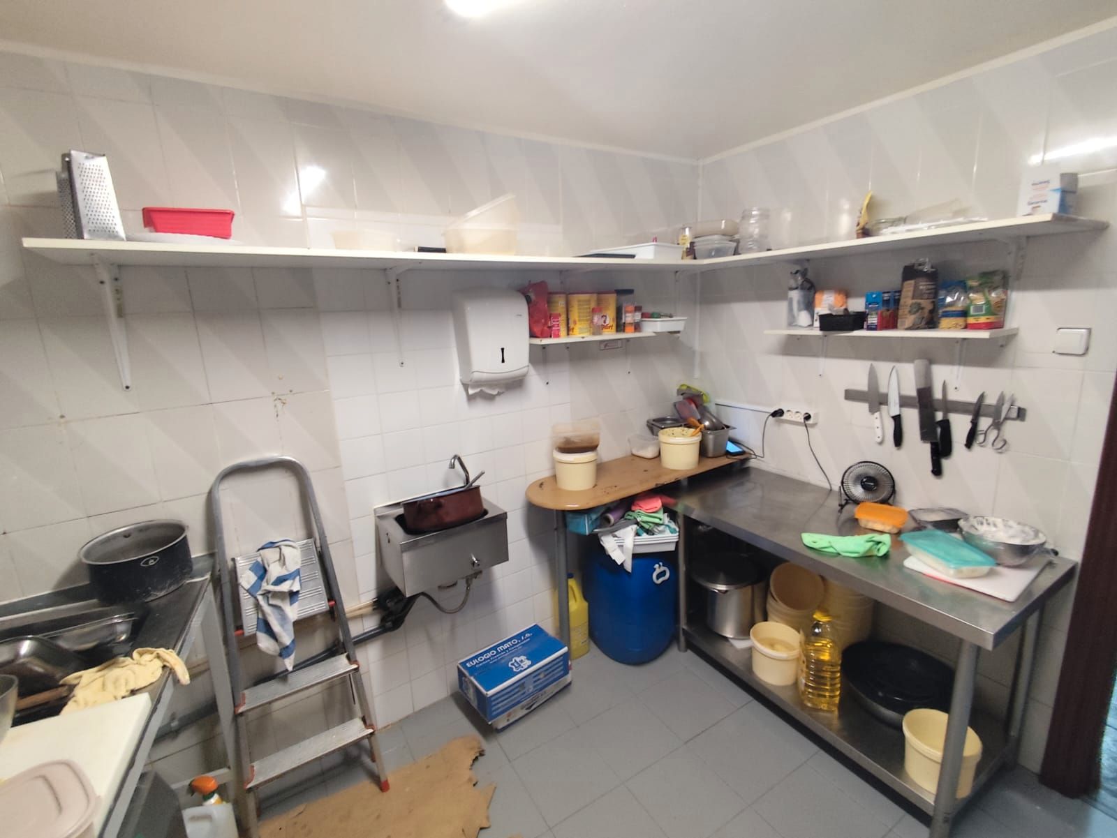 Kitchen of Premises for sale in  Zaragoza Capital  with Air Conditioner, Furnished and Internet