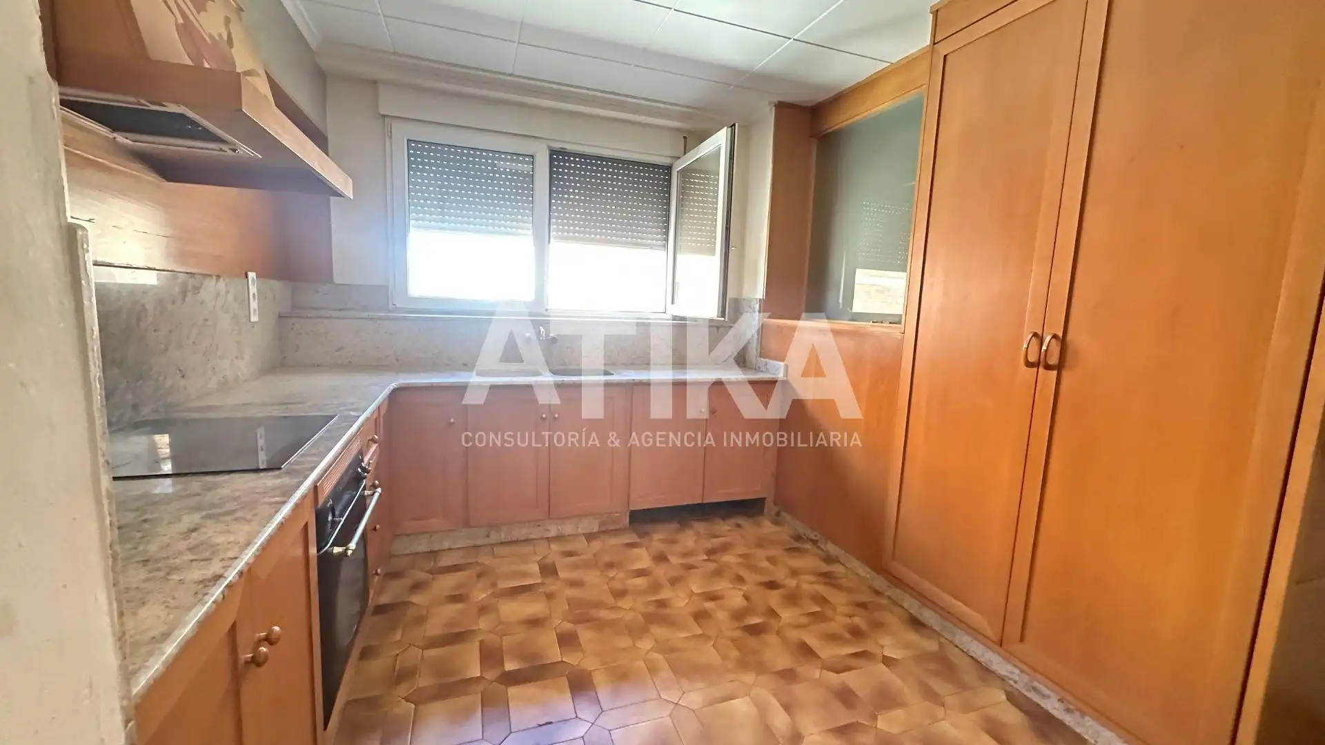 Kitchen of Flat for sale in Agullent  with Air Conditioner, Terrace and Storage room