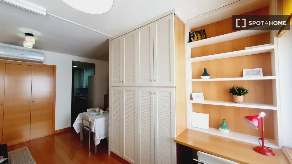 Habitación de Piso de alquiler en Madrid con Aire acondicionado, Calefacción y Amueblado