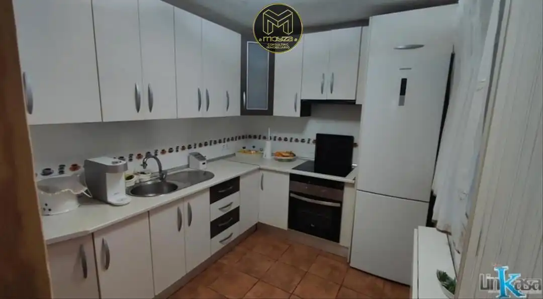Cuina de Casa o xalet en venda en Linares amb Terrassa