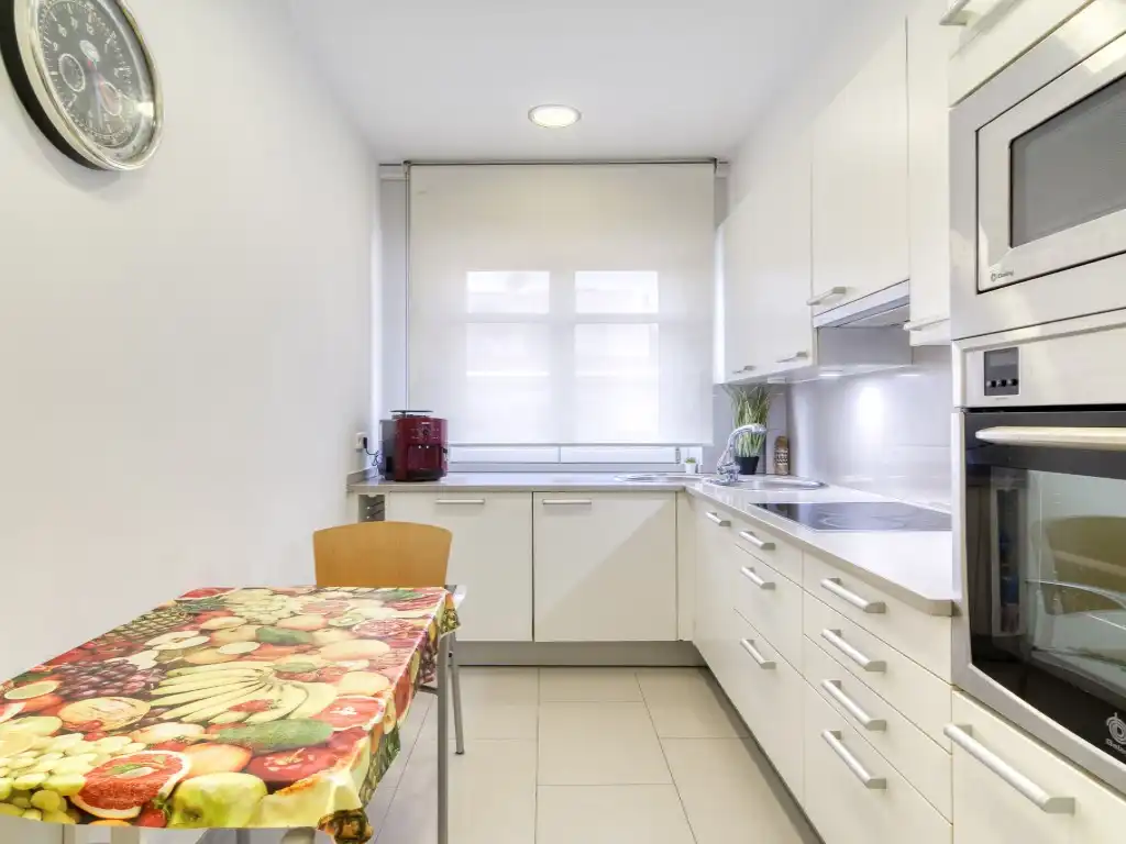 Kitchen of Flat for sale in Figueres  with Air Conditioner