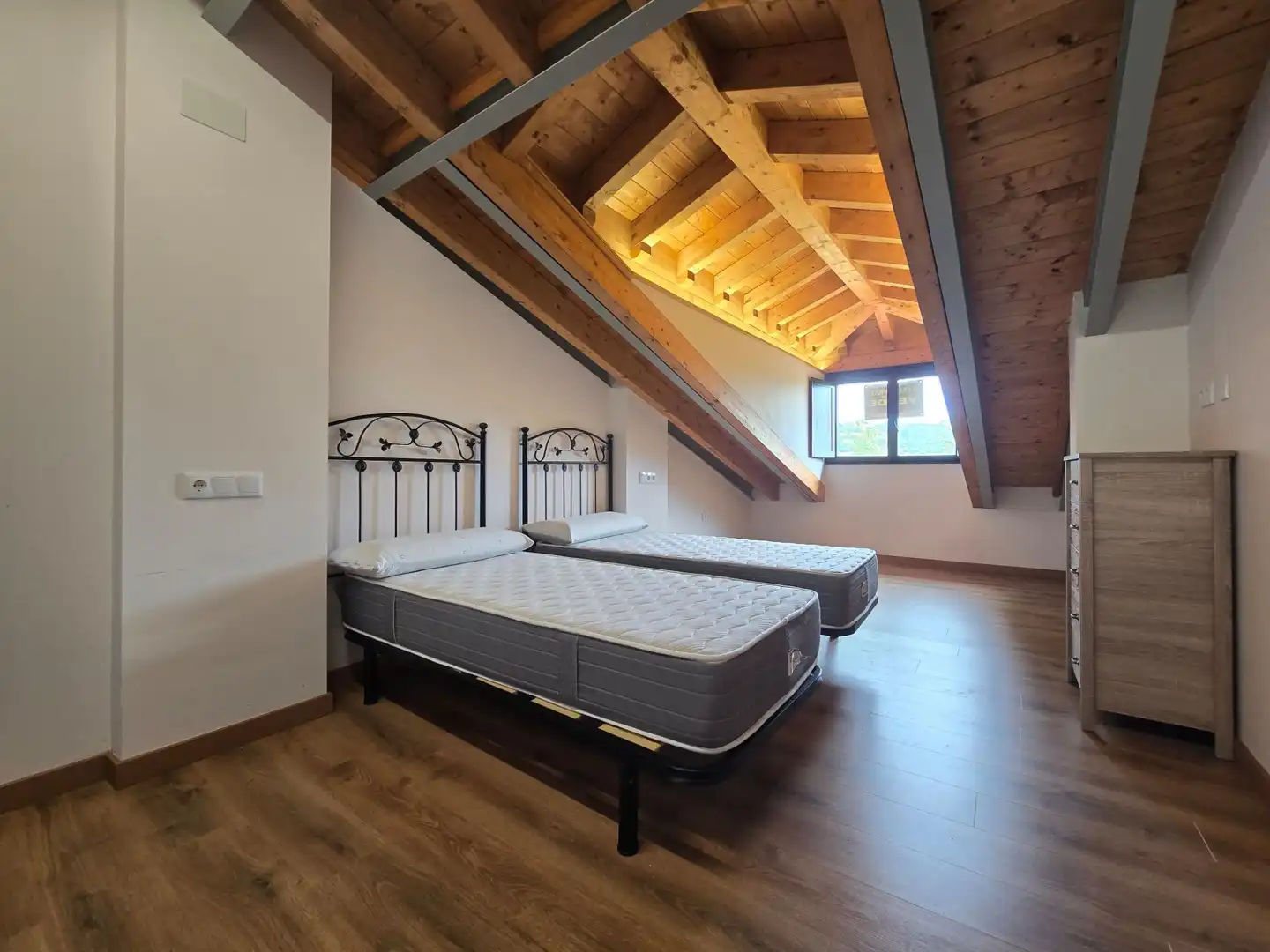 Habitación de Casa o chalet en venta en Llanes con Calefacción, Jardín privado y Trastero