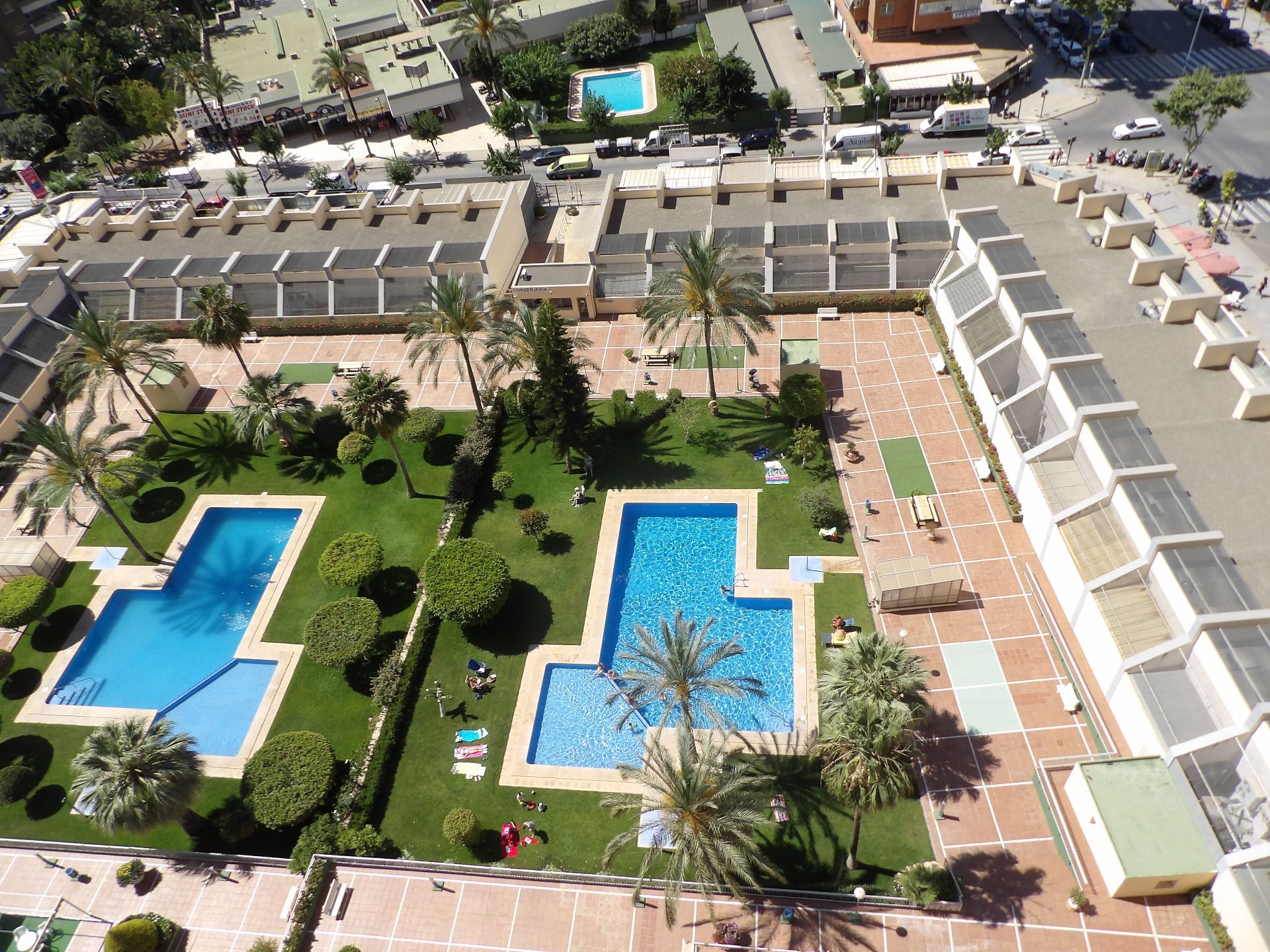 Swimming pool of Flat to rent in Benidorm  with Air Conditioner, Heating and Furnished