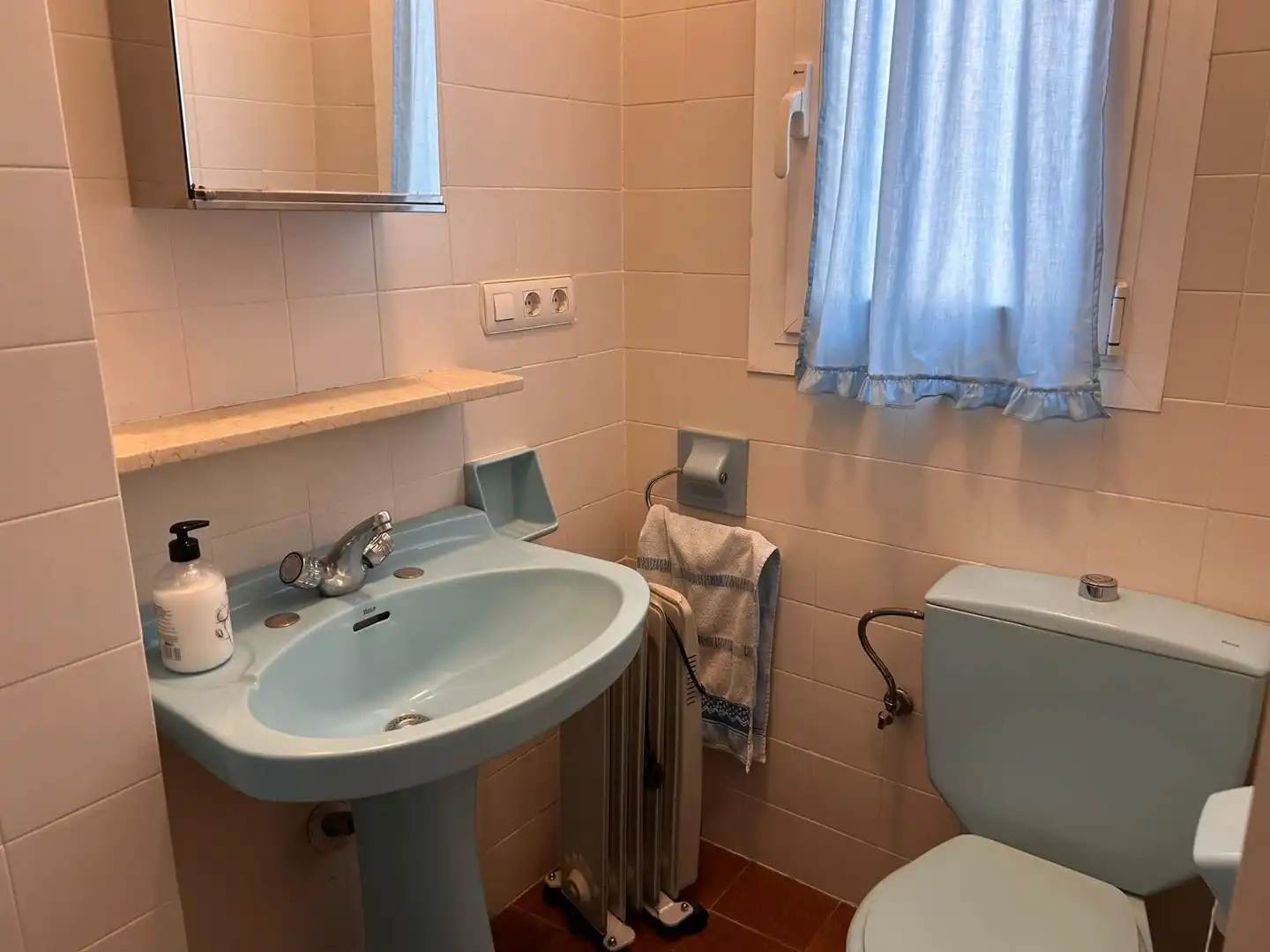 Baño de Piso en venta en Granada con Aire acondicionado, Calefacción y Trastero