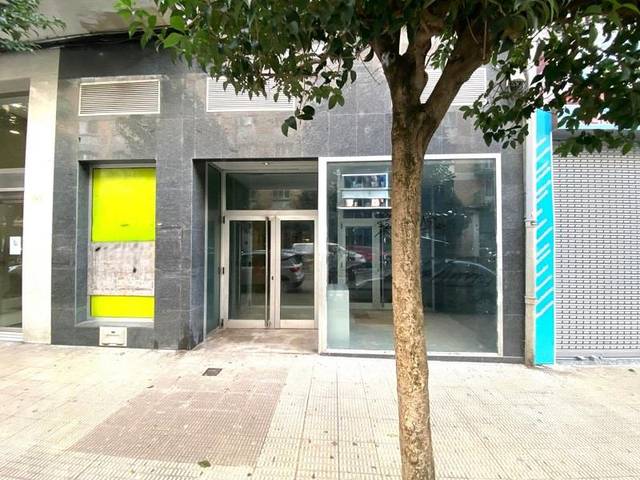Local comercial en Alquiler en Burlada / Burlata
